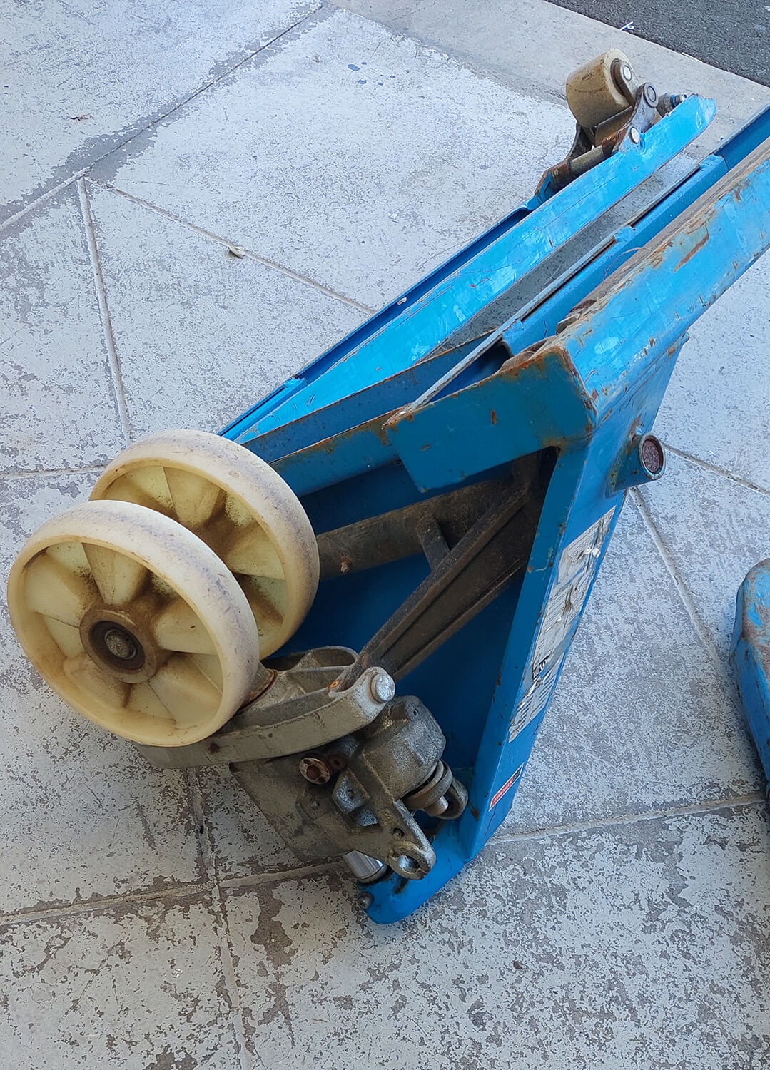 Repair pallet jack 