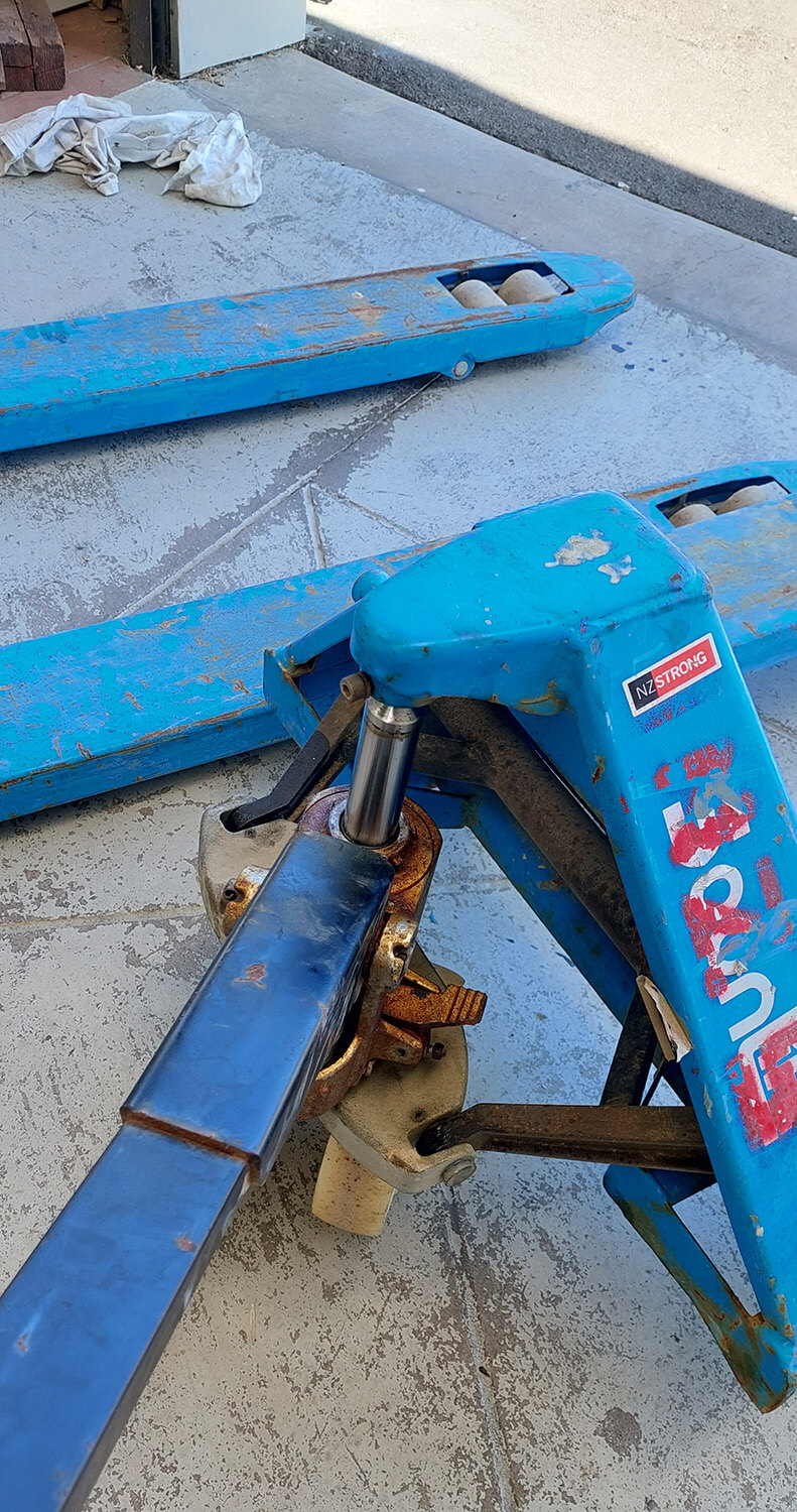 Repair pallet jack 