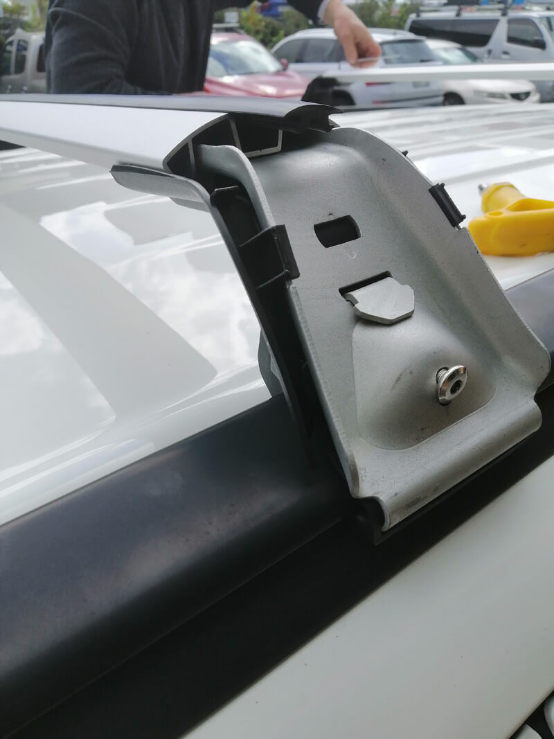 Mitsubishi Outlander  Roof rack