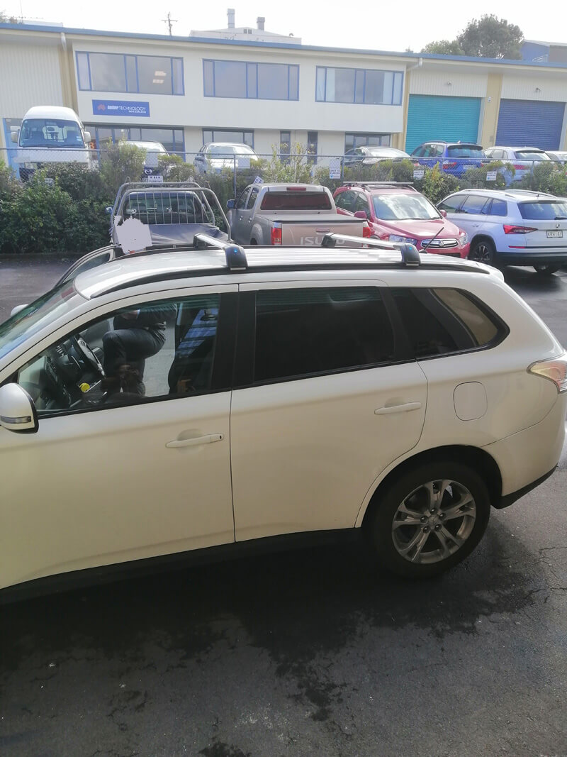 Mitsubishi Outlander  Roof rack