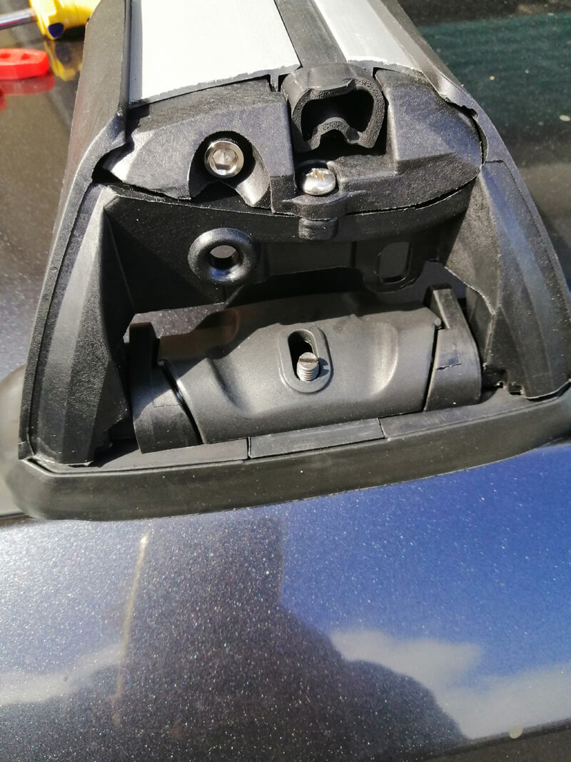 Subaru legacy roof rack