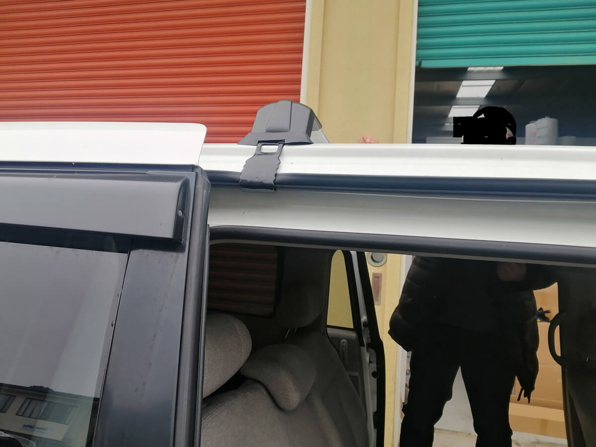 Universal roof rack for honda elysion