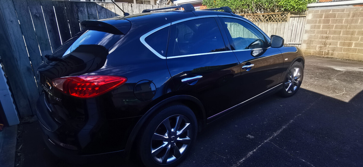 Universal roof rack