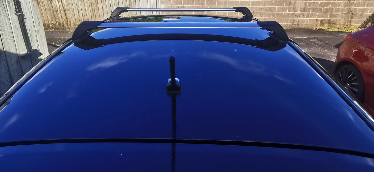 Universal roof rack